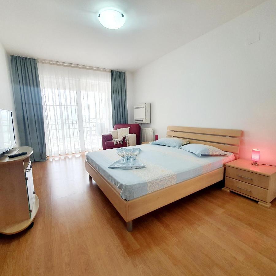 Summer Lake Apartment Mamaia Exterior photo